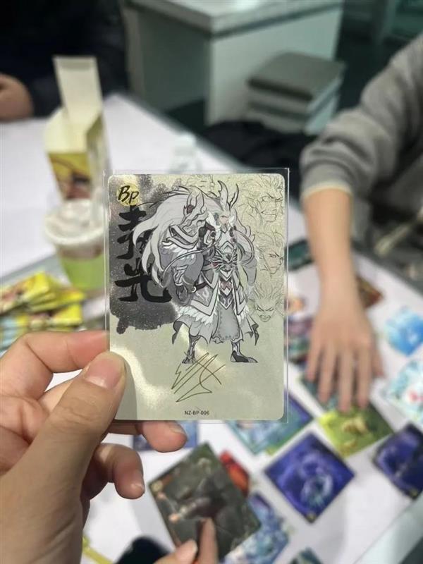 奥特曼卡生产商卡游引领国潮收藏电子pg游戏哪吒卡牌「一卡难求」